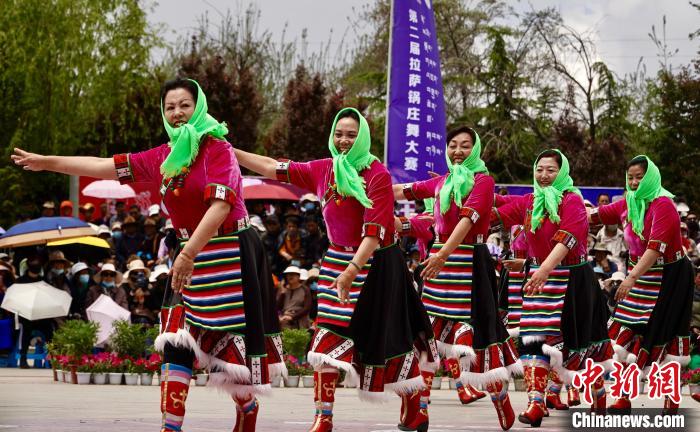 拉萨市民休闲区示范点授牌暨锅庄舞大赛盛大举