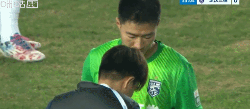 河南球员方镜淇手指错位坚持比赛 河南1-1战平武