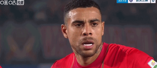 河南球员方镜淇手指错位坚持比赛 河南1-1战平武