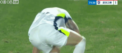河南球员方镜淇手指错位坚持比赛 河南1-1战平武