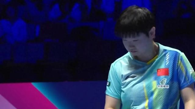 孙颖莎力克蒯曼晋级女单八强 换衣争议引热议