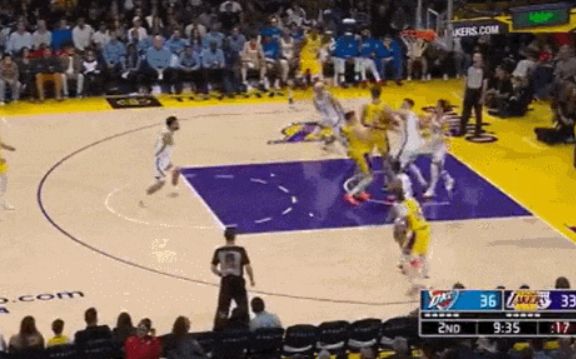 湖人三巨头伤退对阵雷霆惨败，雷霆全员披挂狂